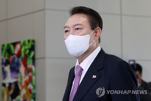 질의응답하는 윤석열 대통령[연합뉴스 자료사진]